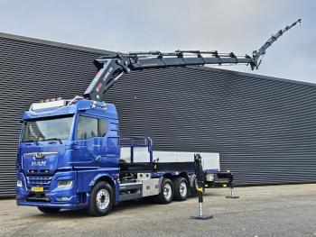 TGX 35.580 8x4-4 / HIAB 54 t/m CRANE+ JIB